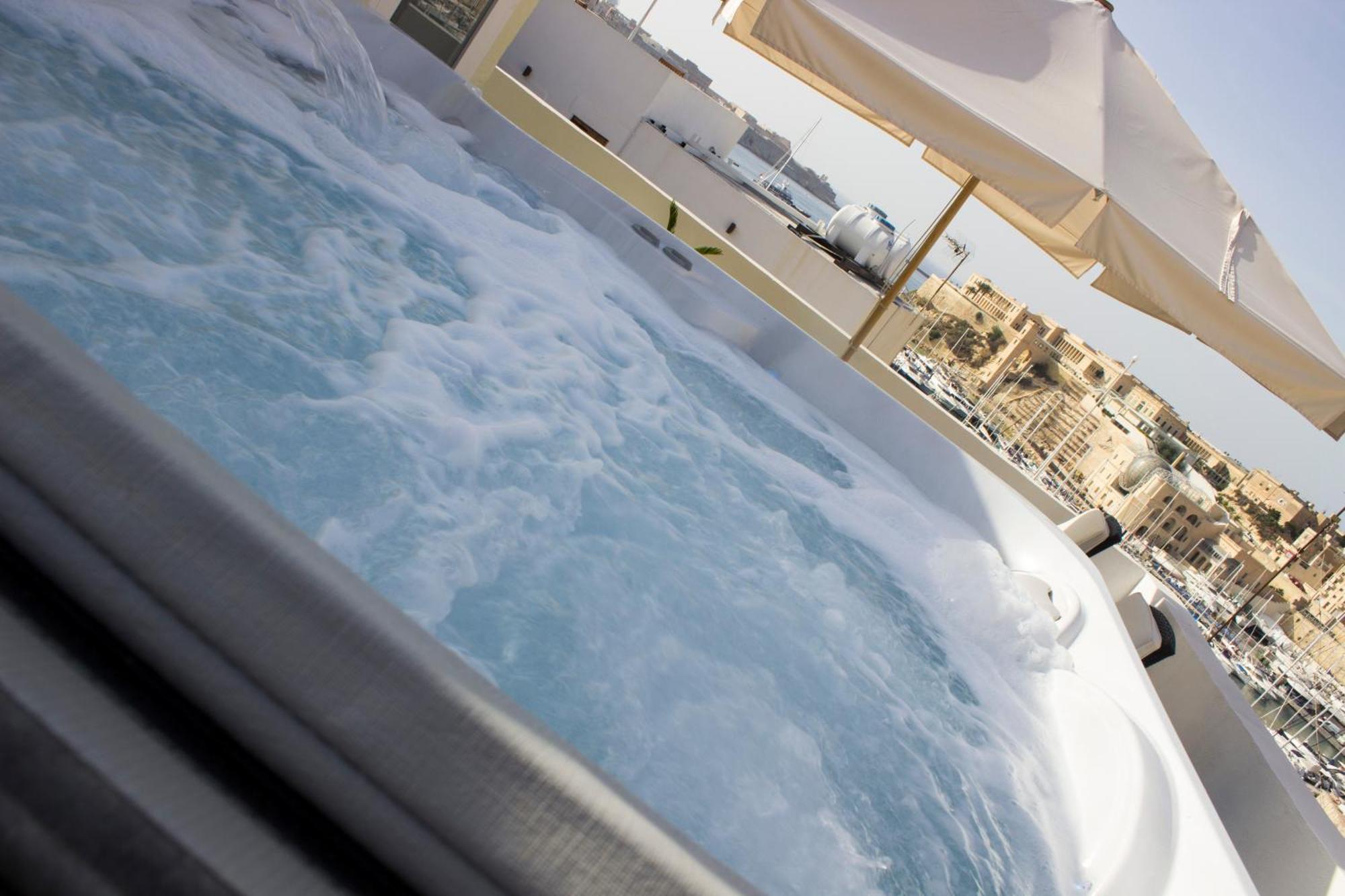 Bebirgu Palazzino Luxury 2 Jacuzzi To Share公寓 外观 照片